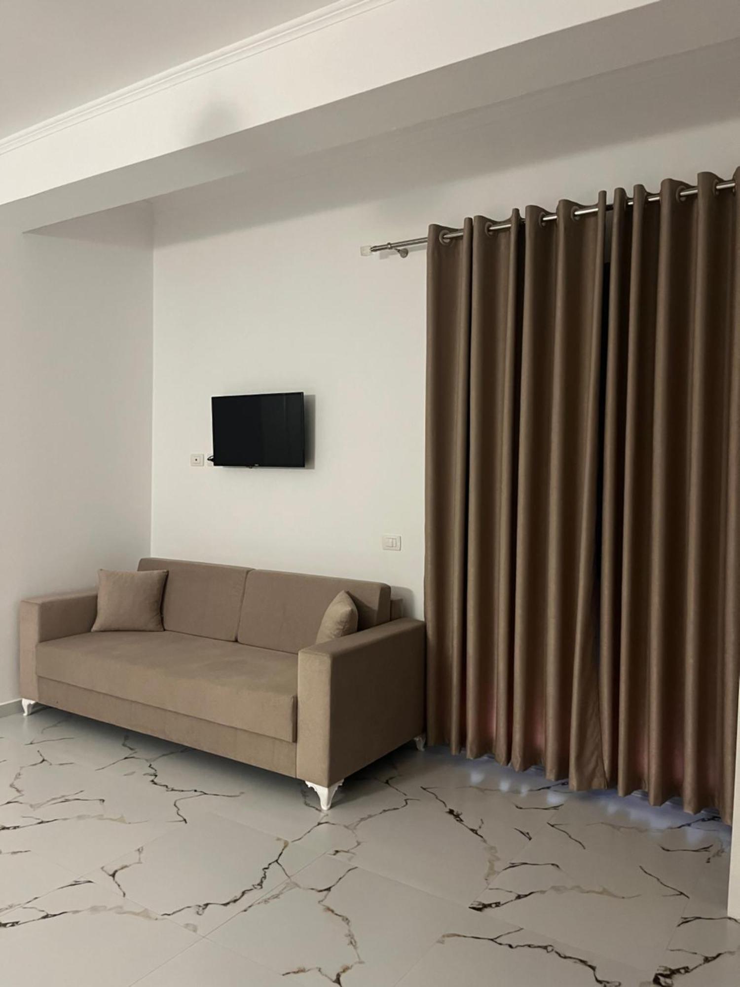 Xhefri'S Apartments Vlore Ngoại thất bức ảnh