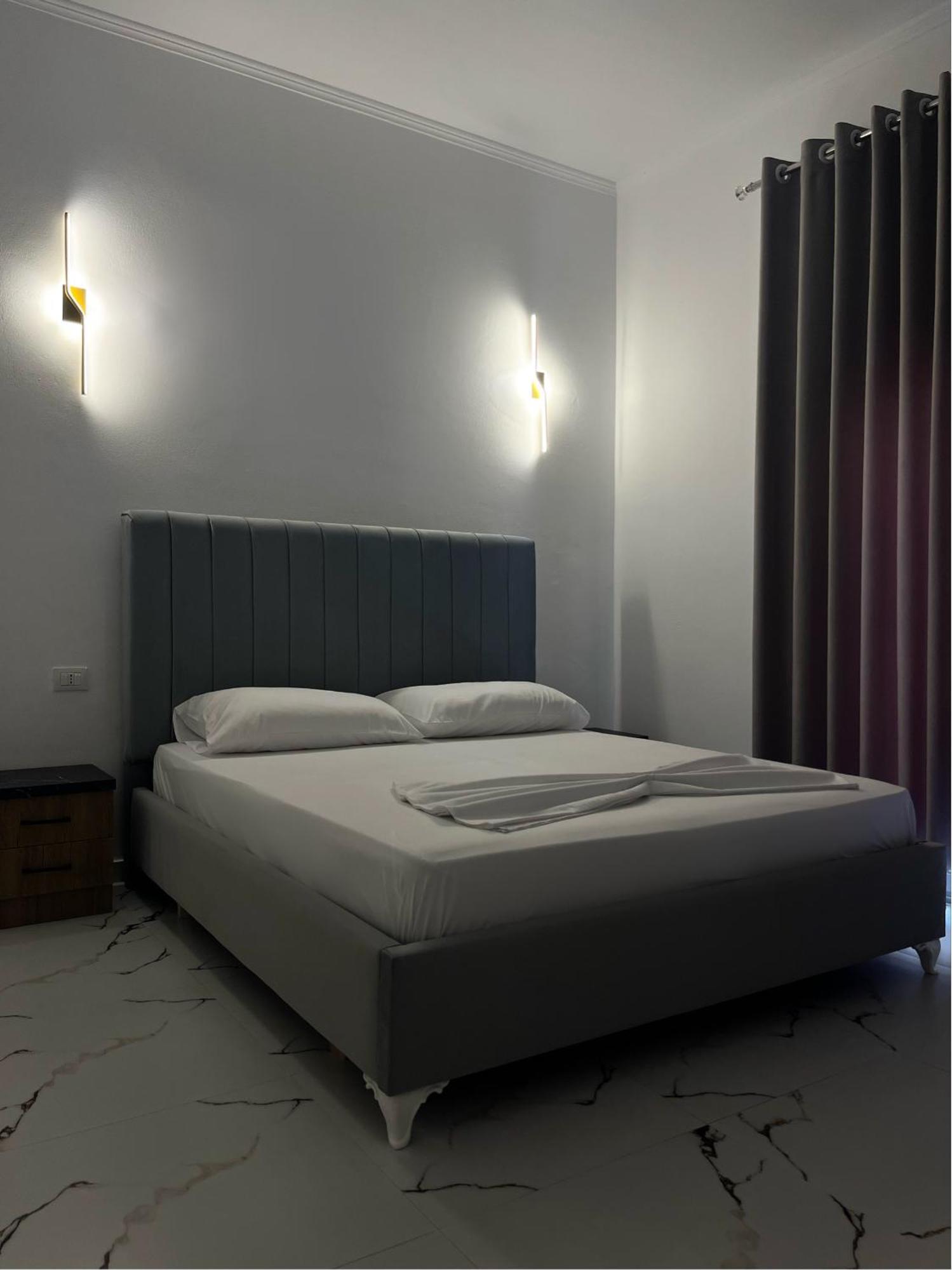 Xhefri'S Apartments Vlore Ngoại thất bức ảnh