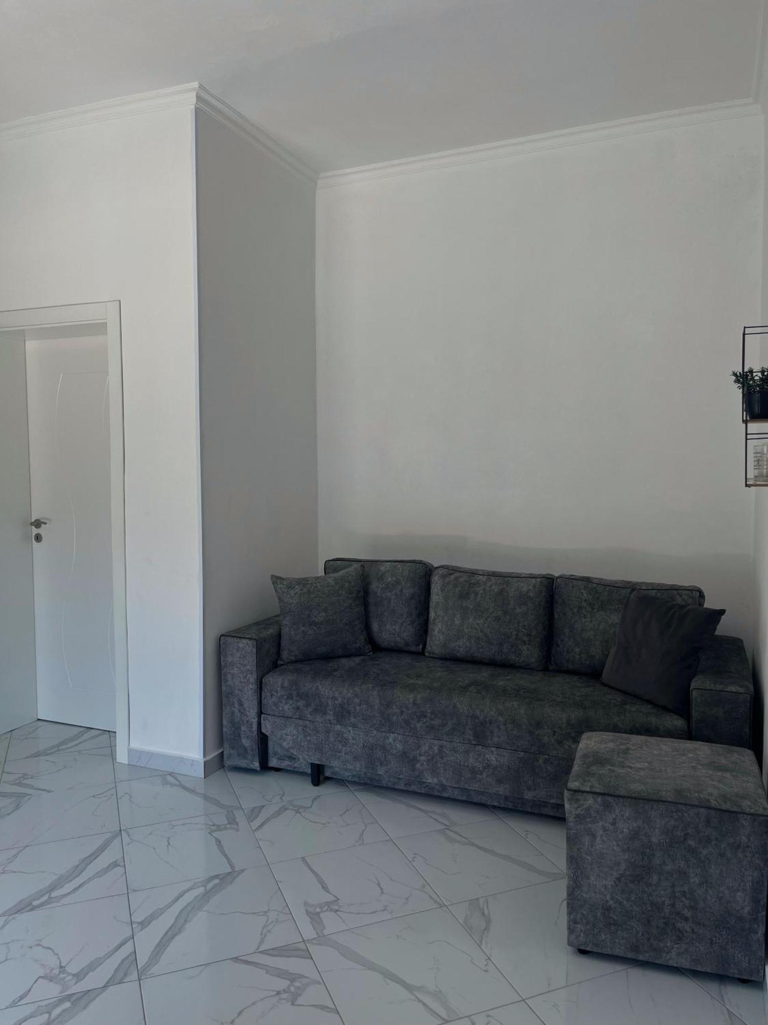 Xhefri'S Apartments Vlore Ngoại thất bức ảnh